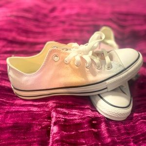 NWT Converse pale tie die low tops
